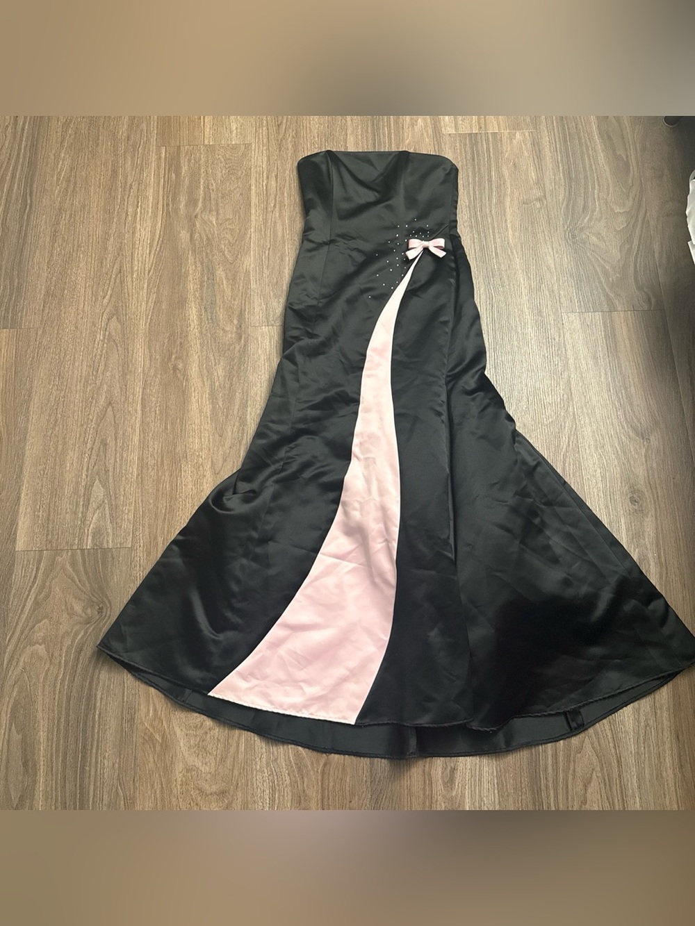 Jessica McClintock for Gunne Sax 1990s Blk and pink satin maxi dress with a bow